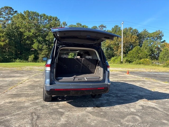 2023 Lincoln Navigator RESERVE SUV Slide 16