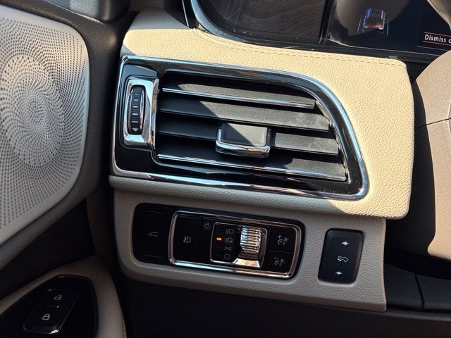 2023 Lincoln Navigator RESERVE SUV Slide 25