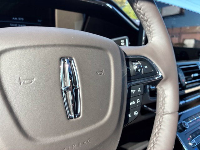 2023 Lincoln Navigator RESERVE SUV Slide 27