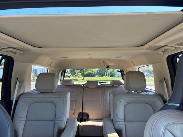 2023 Lincoln Navigator RESERVE SUV Slide 33