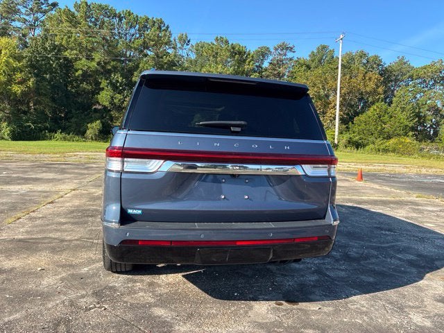 2023 Lincoln Navigator RESERVE SUV Slide 3