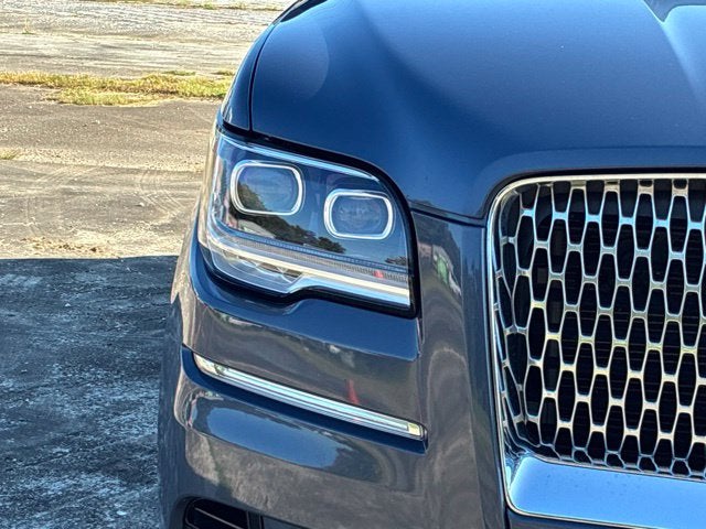 2023 Lincoln Navigator RESERVE SUV Slide 8