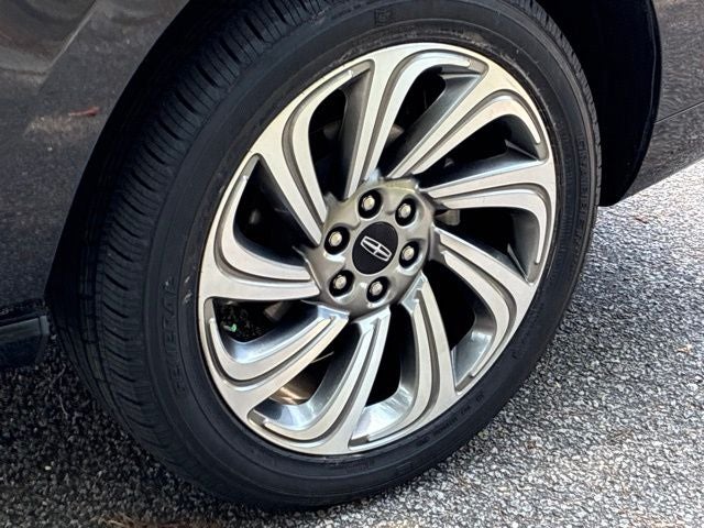 2023 Lincoln Navigator RESERVE SUV Slide 10