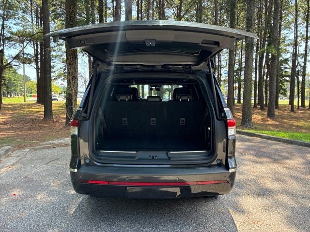 2023 Lincoln Navigator RESERVE SUV Slide 16