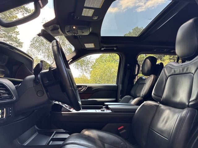 2023 Lincoln Navigator RESERVE SUV Slide 19