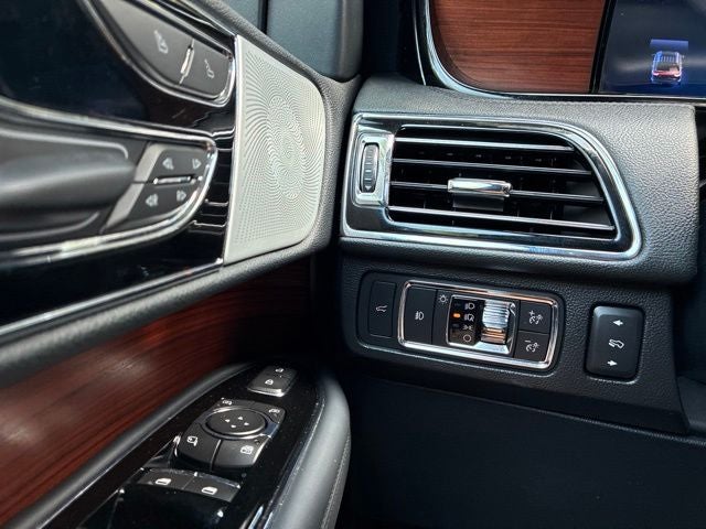 2023 Lincoln Navigator RESERVE SUV Slide 25