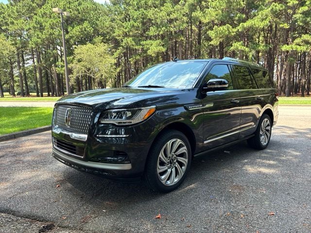 2023 Lincoln Navigator RESERVE SUV Slide 5