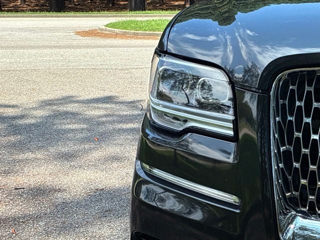 2023 Lincoln Navigator RESERVE SUV Slide 7