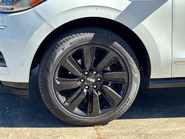 2024 Lincoln Navigator RESERVE SUV Slide 9