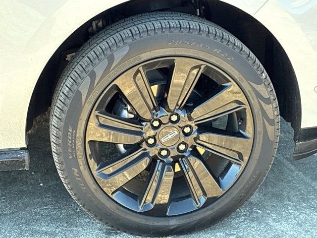 2024 Lincoln Navigator RESERVE SUV Slide 14