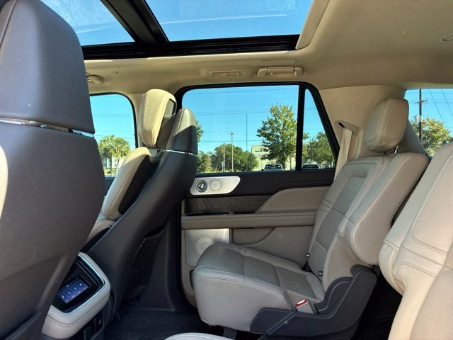 2024 Lincoln Navigator RESERVE SUV Slide 20