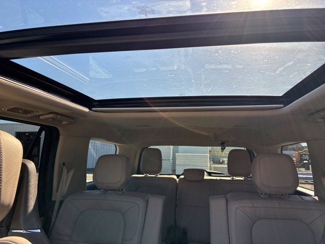 2024 Lincoln Navigator RESERVE SUV Slide 33