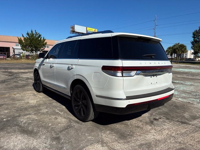 2024 Lincoln Navigator RESERVE SUV Slide 3