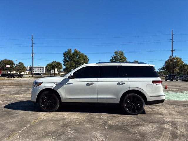 2024 Lincoln Navigator RESERVE SUV Slide 4