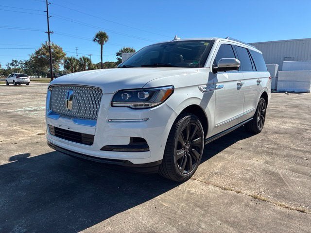2024 Lincoln Navigator RESERVE SUV Slide 5