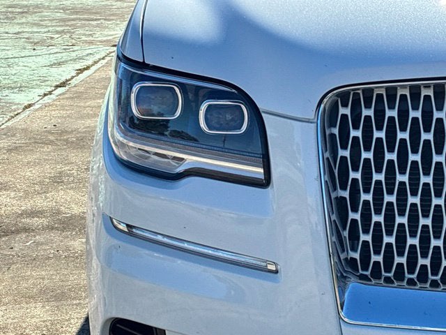 2024 Lincoln Navigator RESERVE SUV Slide 7
