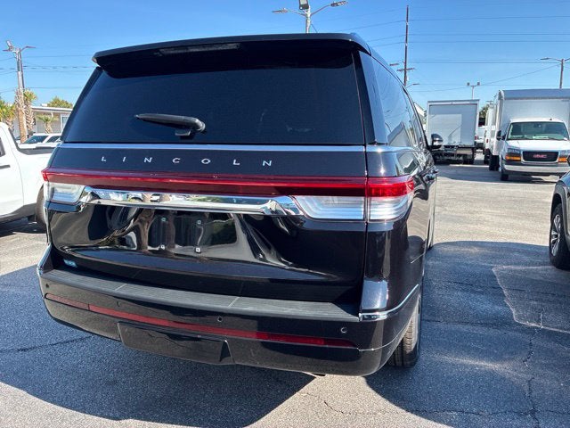 2024 Lincoln Navigator RESERVE SUV Slide 0