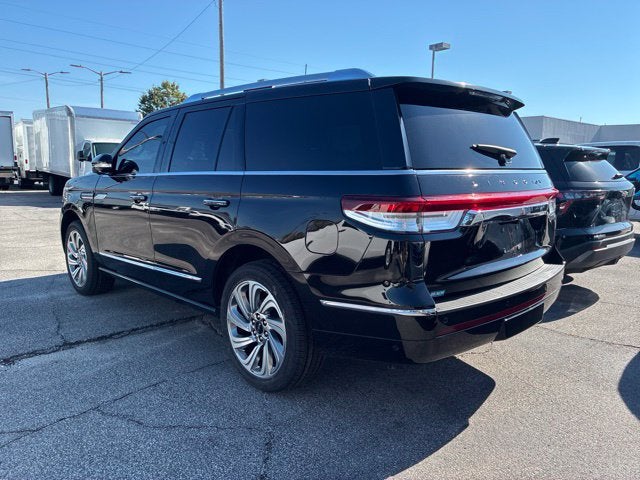 2024 Lincoln Navigator RESERVE SUV Slide 1