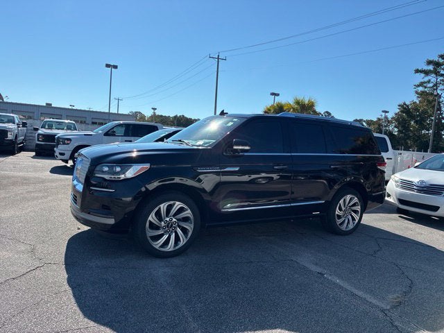 2024 Lincoln Navigator RESERVE SUV Slide 2