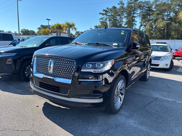 2024 Lincoln Navigator RESERVE SUV Slide 3