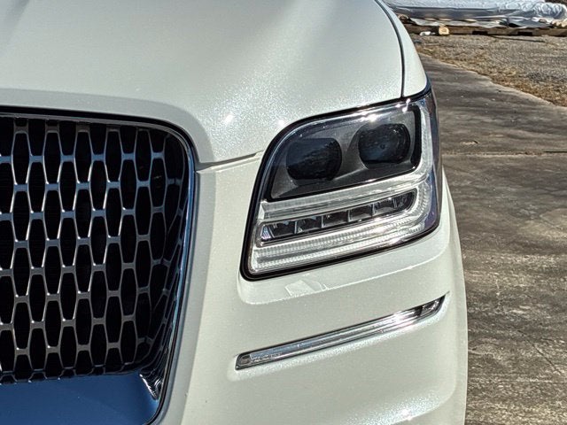 2021 Lincoln Navigator RESERVE SUV Slide 9