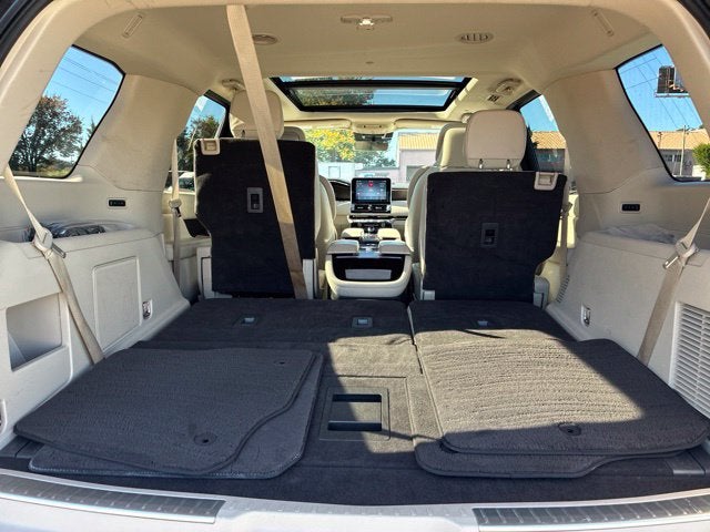 2021 Lincoln Navigator RESERVE SUV Slide 16