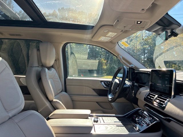 2021 Lincoln Navigator RESERVE SUV Slide 21