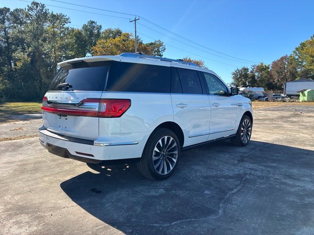2021 Lincoln Navigator RESERVE SUV Slide 2