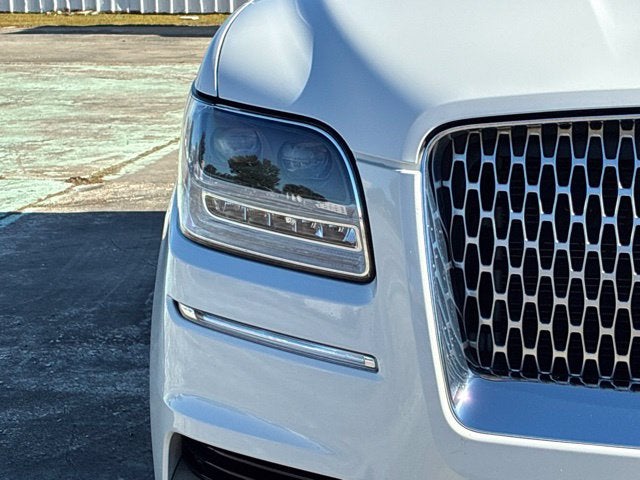 2021 Lincoln Navigator RESERVE SUV Slide 8