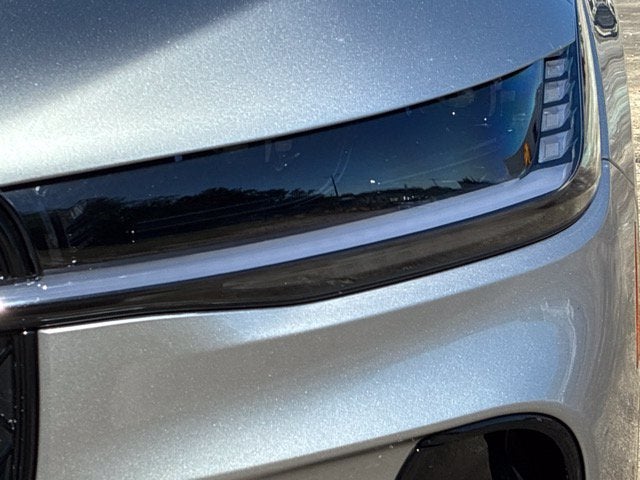 2024 Lincoln Nautilus RESERVE SUV Slide 9