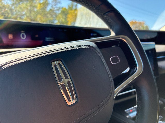 2024 Lincoln Nautilus RESERVE SUV Slide 24