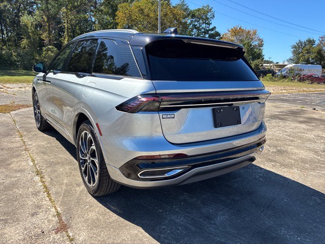 2024 Lincoln Nautilus RESERVE SUV Slide 4