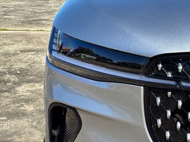 2024 Lincoln Nautilus RESERVE SUV Slide 8