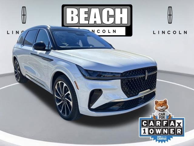 White Platinum Clearcoat Metallic 2026 Lincoln Nautilus BLACK LABEL SUV Raleigh NC