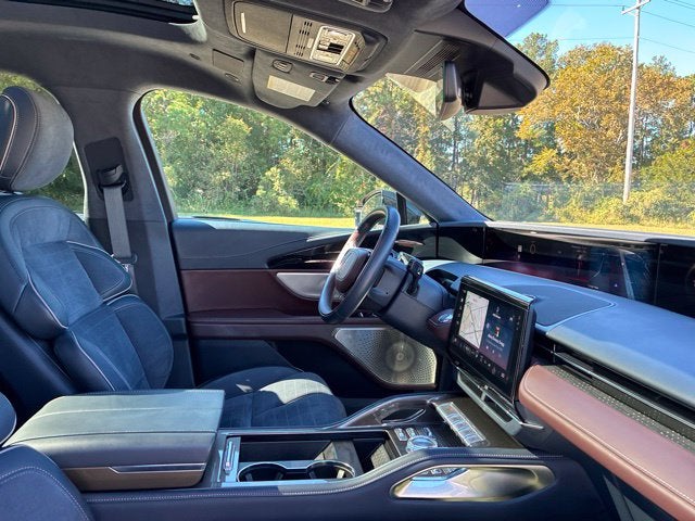 2026 Lincoln Nautilus BLACK LABEL SUV Slide 21