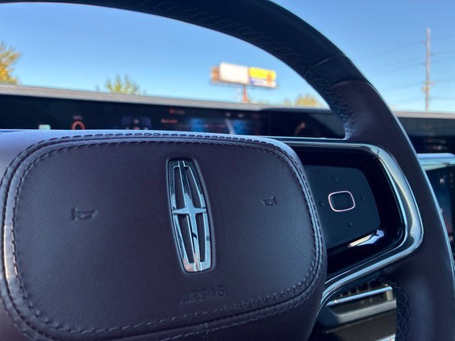 2026 Lincoln Nautilus BLACK LABEL SUV Slide 28