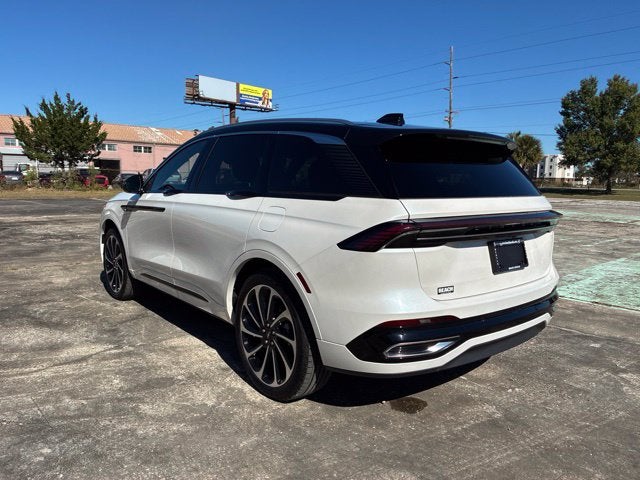 2026 Lincoln Nautilus BLACK LABEL SUV Slide 3