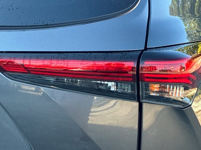 2023 Toyota Highlander PLATINUM SUV Slide 11