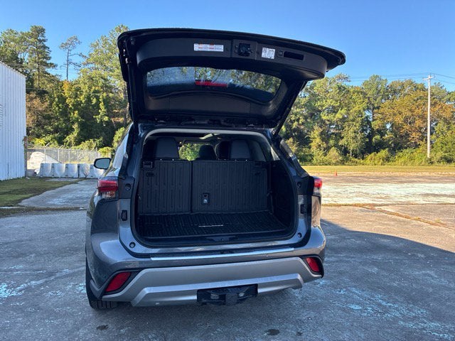 2023 Toyota Highlander PLATINUM SUV Slide 17