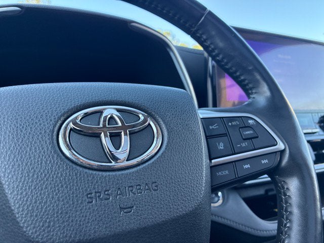 2023 Toyota Highlander PLATINUM SUV Slide 25