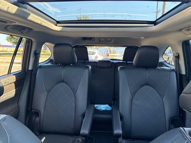 2023 Toyota Highlander PLATINUM SUV Slide 31