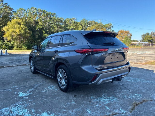 2023 Toyota Highlander PLATINUM SUV Slide 3