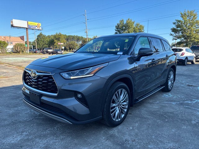 2023 Toyota Highlander PLATINUM SUV Slide 4
