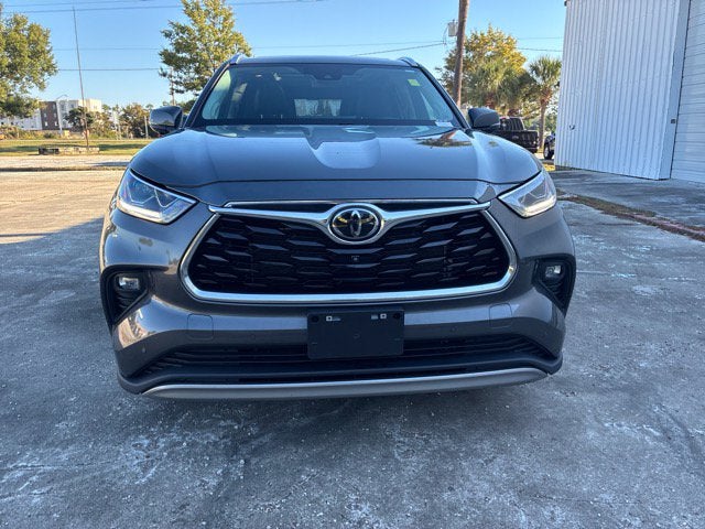 2023 Toyota Highlander PLATINUM SUV Slide 6