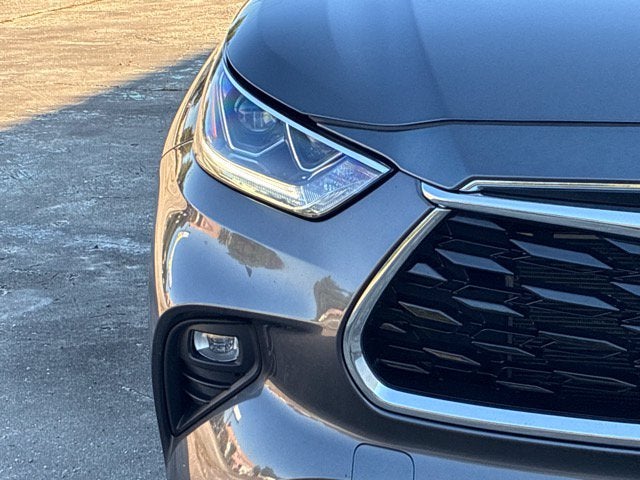 2023 Toyota Highlander PLATINUM SUV Slide 6