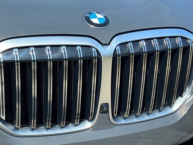 2024 BMW X7 XDRIVE40I SUV Slide 9