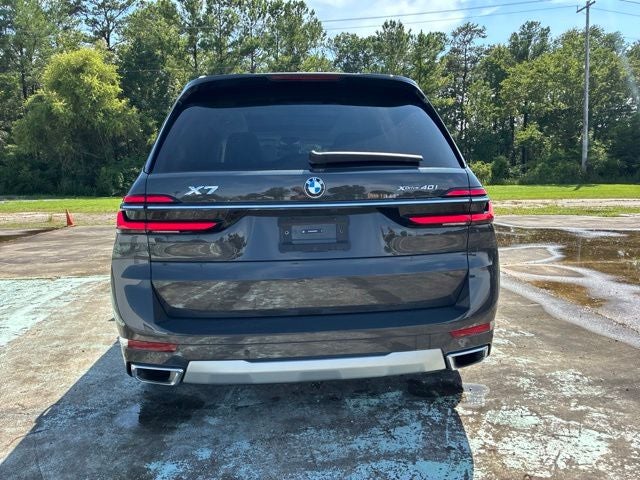 2024 BMW X7 XDRIVE40I SUV Slide 2