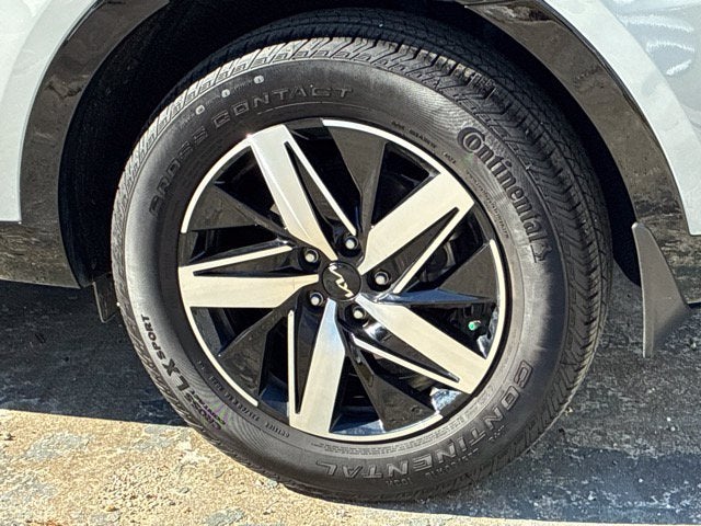2023 Kia Sorento EX SUV Slide 10