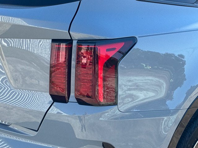 2023 Kia Sorento EX SUV Slide 13