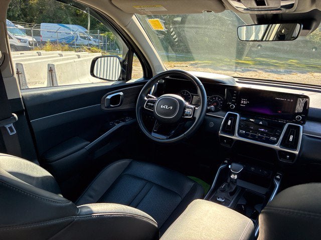 2023 Kia Sorento EX SUV Slide 24